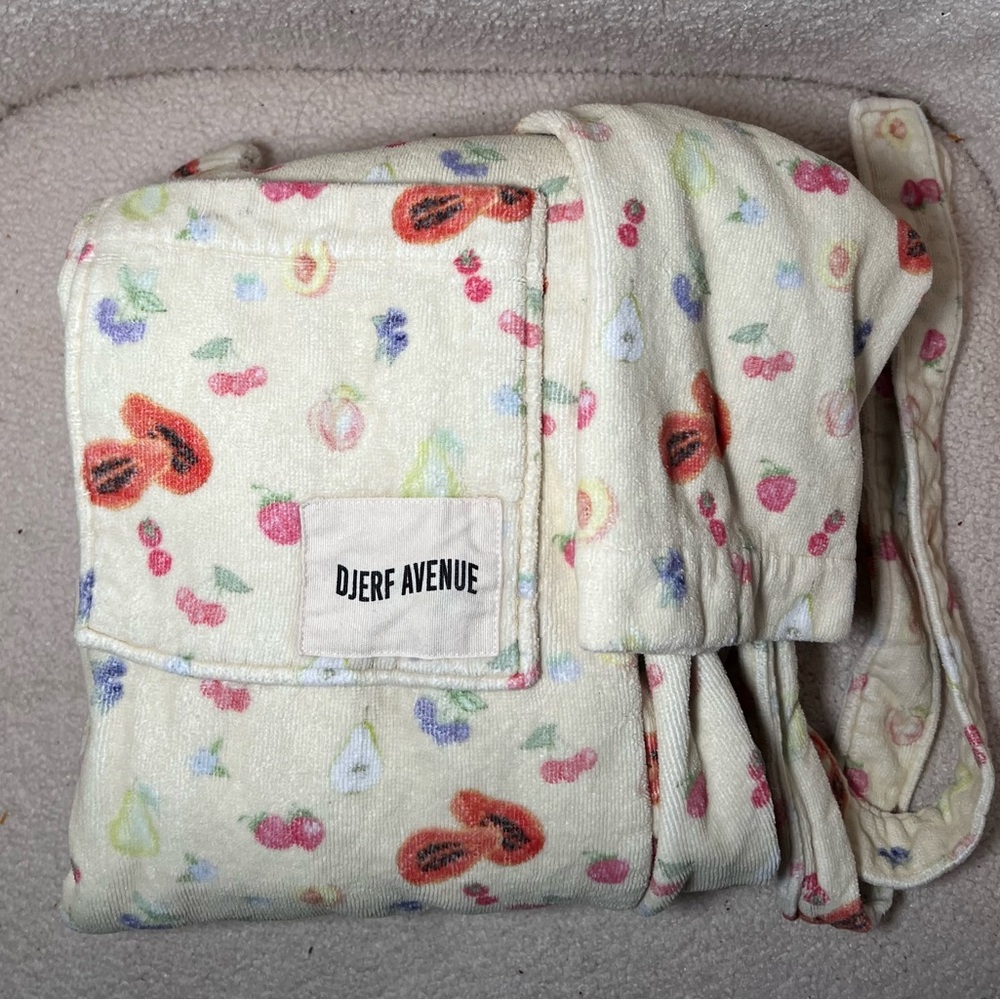 Djerf Avenue Fruit Robe (XS/S)
